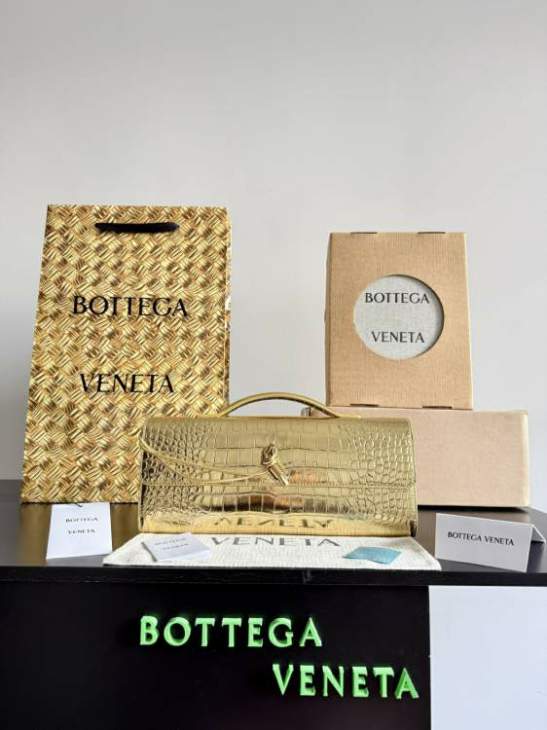 Picture of Bottega Veneta Handbags _SKUfw219657165fw
